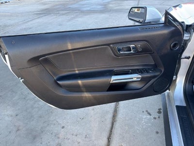 2016 Ford Mustang 2dr Conv V6