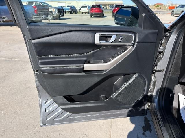 2023 Ford Explorer XLT 4WD