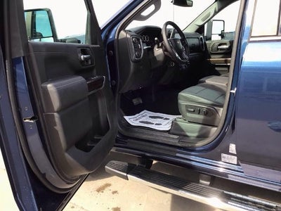 2022 Chevrolet Silverado 3500 HD Crew Cab Long Box 4-Wheel Drive LT