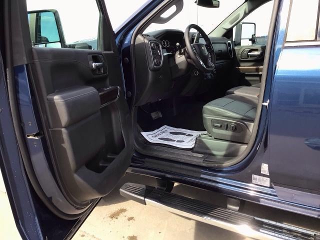 2022 Chevrolet Silverado 3500 HD Crew Cab Long Box 4-Wheel Drive LT