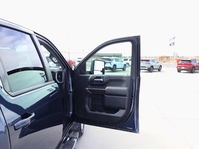 2022 Chevrolet Silverado 3500 HD Crew Cab Long Box 4-Wheel Drive LT