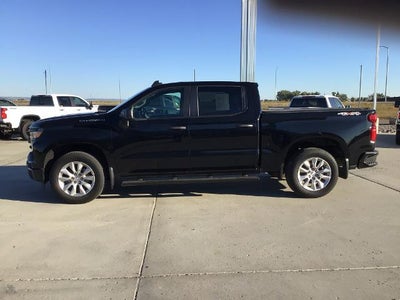 2022 Chevrolet Silverado 1500 Crew Cab Short Box 4-Wheel Drive Custom