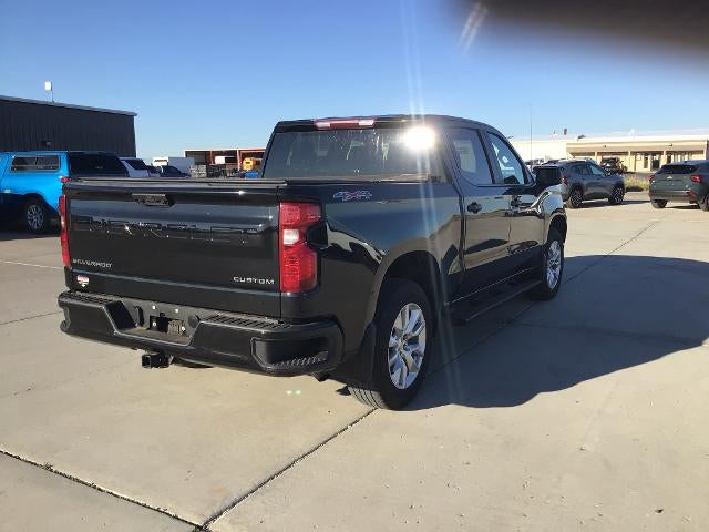 2022 Chevrolet Silverado 1500 Crew Cab Short Box 4-Wheel Drive Custom