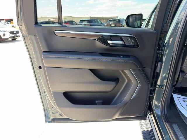 2025 Chevrolet Suburban 4WD Z71