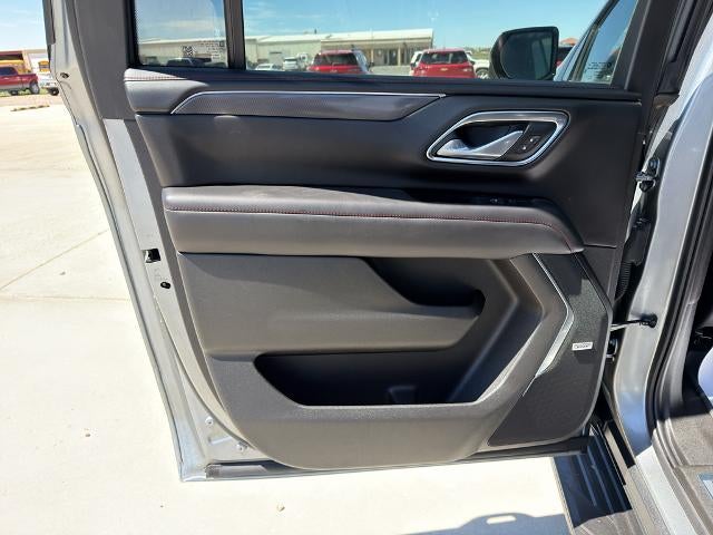 2023 Chevrolet Suburban 4WD RST