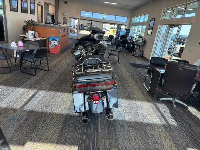 2011 HARLEY DAVIDSON ROAD GLIDE ULTRA Base