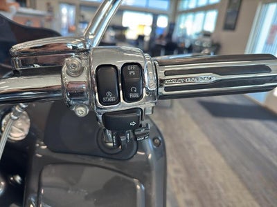 2011 HARLEY DAVIDSON ROAD GLIDE ULTRA Base