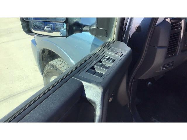 2010 Nissan Titan 4WD Crew Cab Short Bed LE