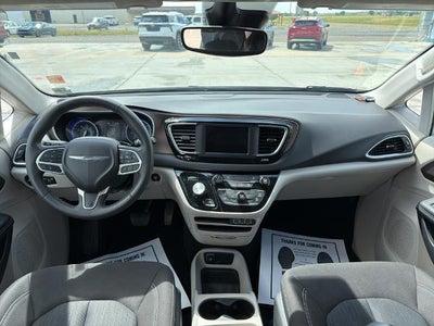 2024 Chrysler Voyager LX FWD