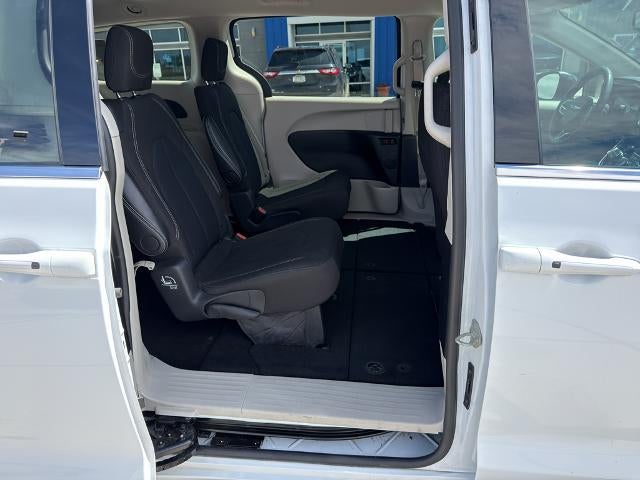 2024 Chrysler Voyager LX FWD