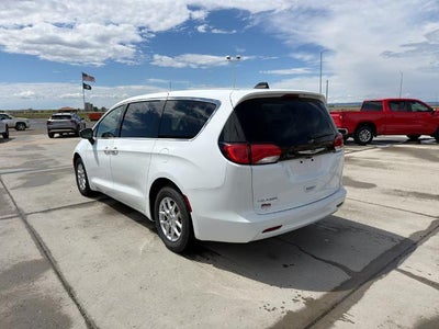 2024 Chrysler Voyager LX FWD