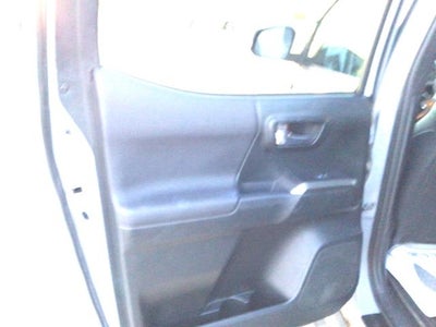 2017 Toyota Tacoma TRD Pro Double Cab 5' Bed V6 4x4 AT (Natl)